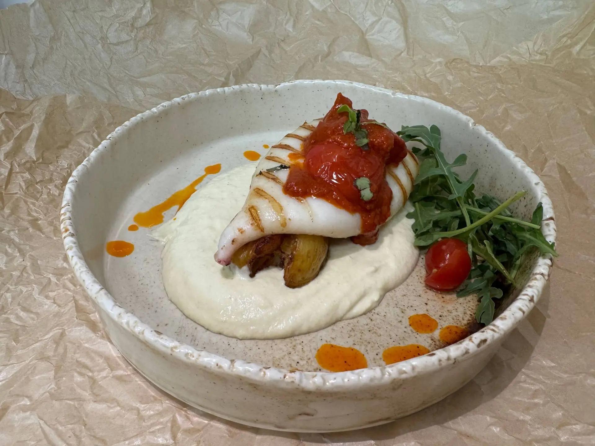 Кальмар с кремом из артишоков